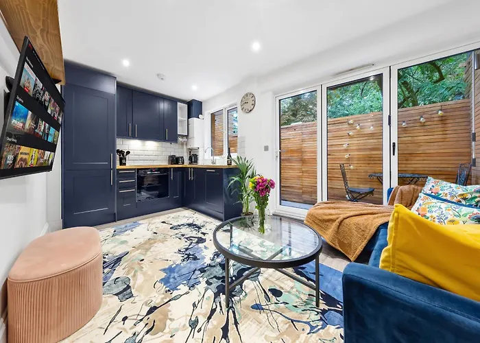 Modern 1 Bed Flat In Barnes Near River Thames