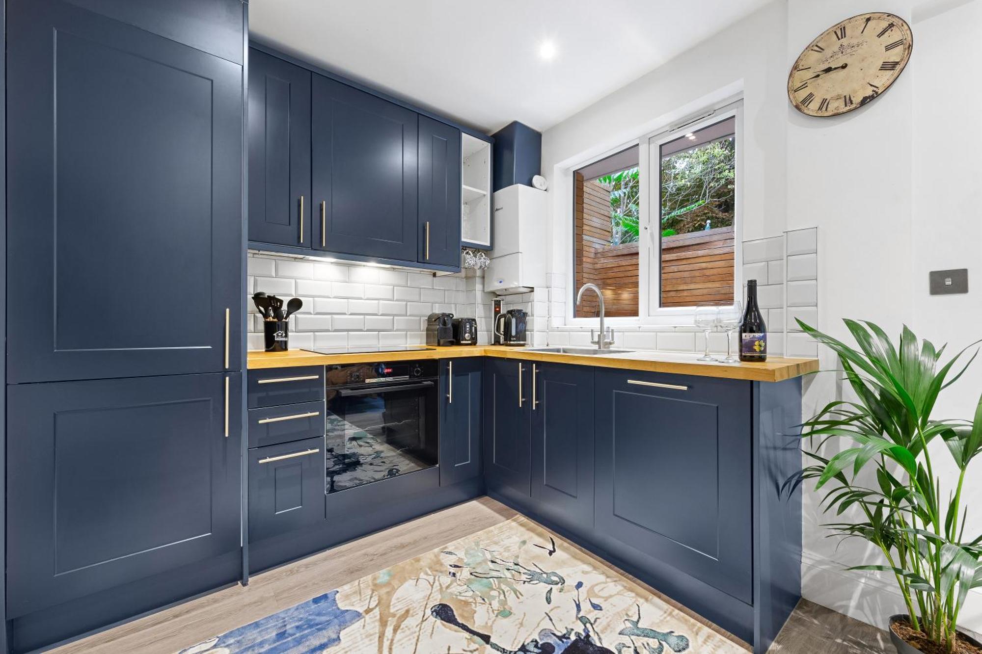 Modern 1 Bed Flat In Barnes Near River Thames Londra