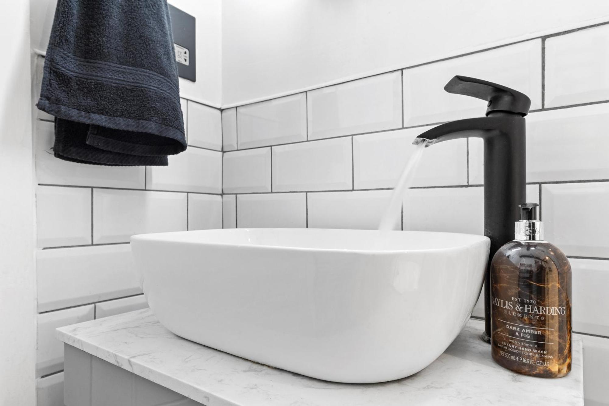 Appartamento Modern 1 Bed Flat In Barnes Near River Thames Londra